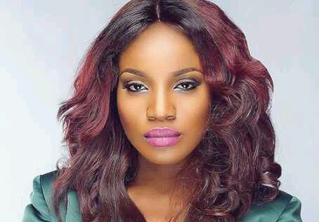 Disappointed Fan Calls Out Seyi Shay For Not Giving Her A Prize She Won, Seyi’s Team Respond