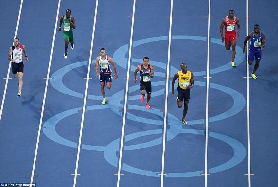 Rio Olympics: Nigeria’s Divine Oduduru comes 7th in semi-final heat, misses out on 200m final event (photo)