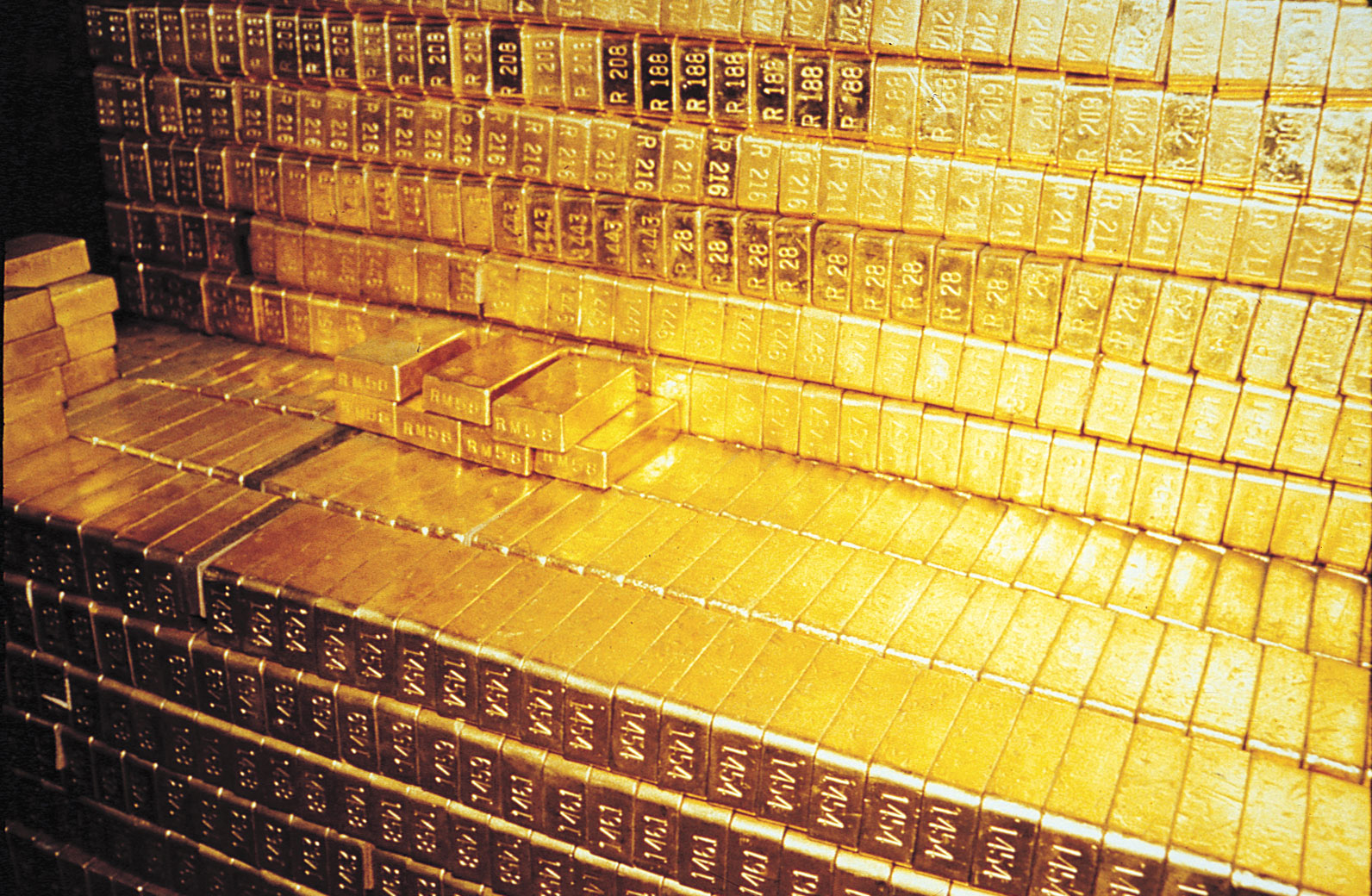 Dutch central bank to relocate gold reserves from Amsterdam