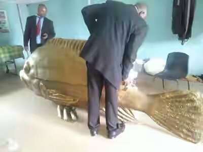 Man Buried In A ‘Fish-Like’ Casket Causes A Huge Scene In Akwa Ibom State