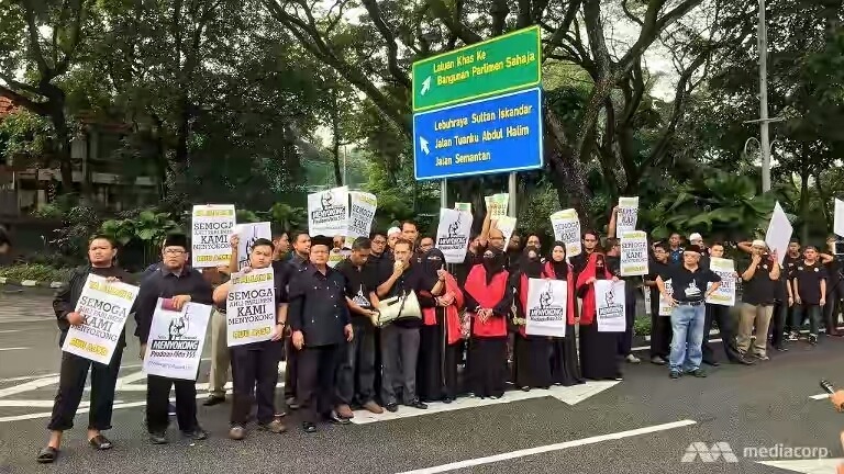 Divisions, demonstrations over proposed Shariah courts amendments in Malaysia