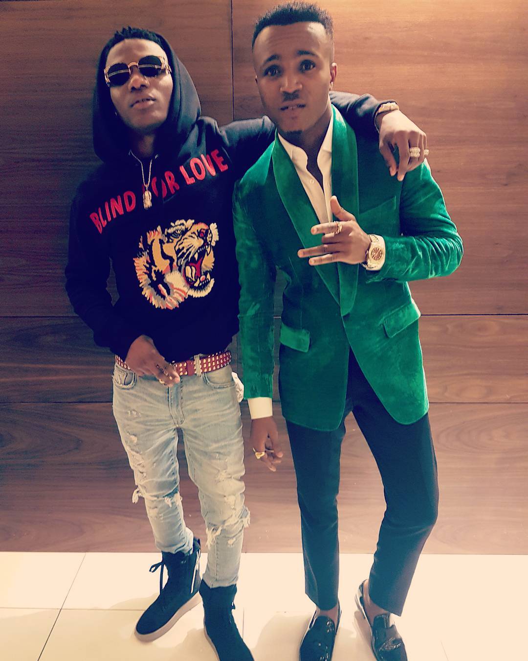 See How Humblesmith Greeted Wizkid At The Headies 2016