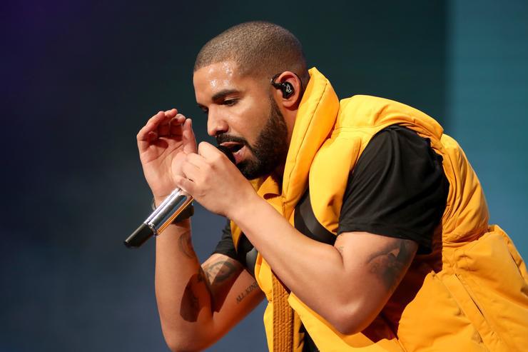 Drake Jokingly Responds To Jay-Z’s Criticism Of The “Money Phone” Pose