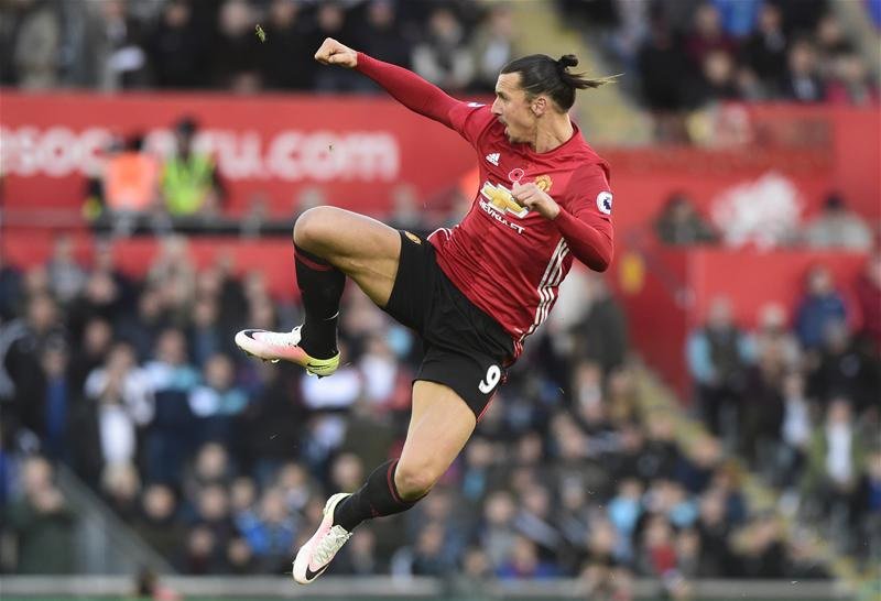 Zlatan Ibrahimovic rejoins Manchester United on one-year deal