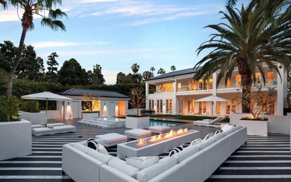 Photos: Floyd Mayweather buys amazing $26million mansion in Beverly Hills