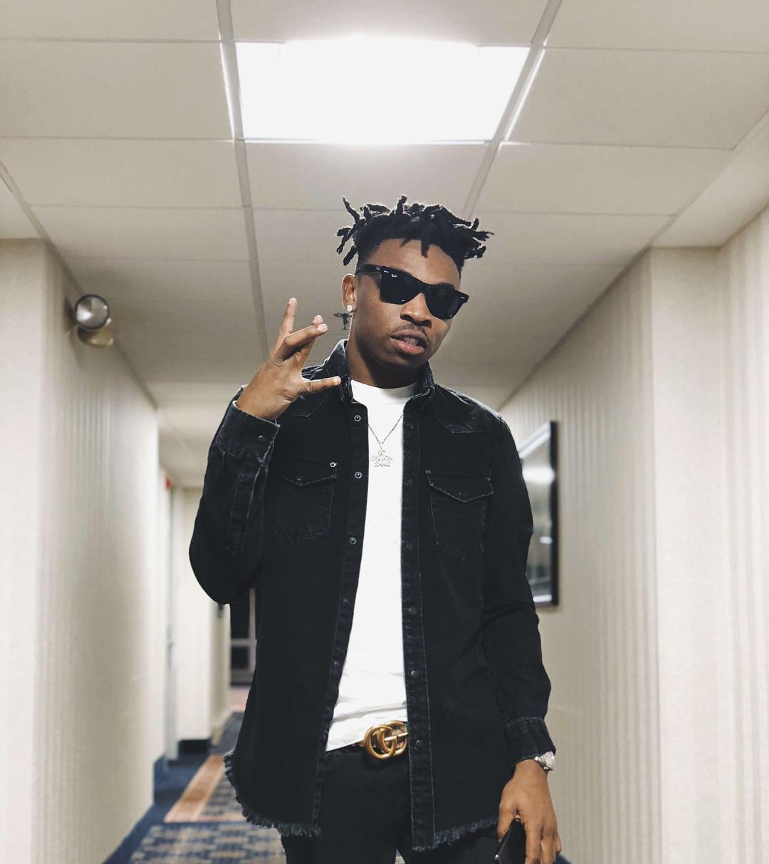 SARS Officers Harass DMW Singer, Mayorkun