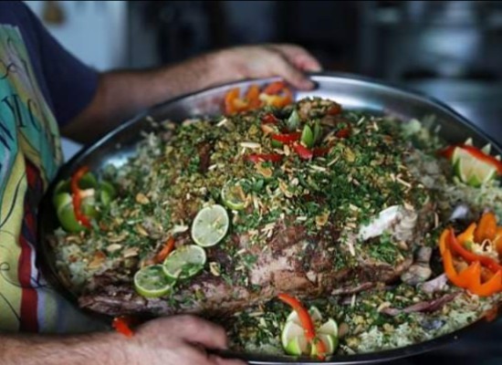 Woman kills her lover, chops his body, cooks it with rice And Serves To Workers