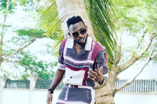 VIDEO: May D ft. Peruzzi – By Force