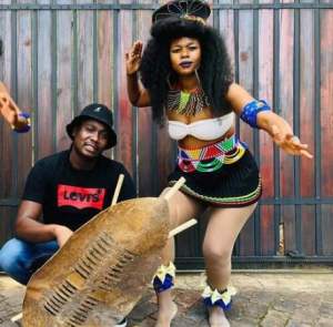 DOWNLOAD Mr Lenzo Ft Zama Radebe – Makhelwane MP3