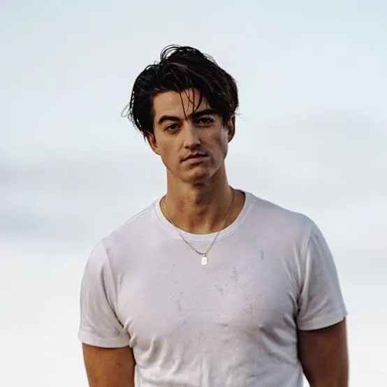 DOWNLOAD Elijah Woods – Ghost Of You Cover (Tiktok) mp3