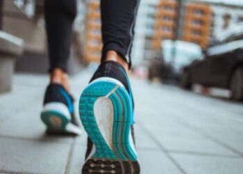 These 5 habits can turn your regular walk into an excellent workout