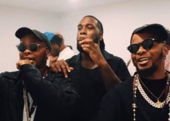 Major League DJz meet Burna Boy in Portugal (Video)