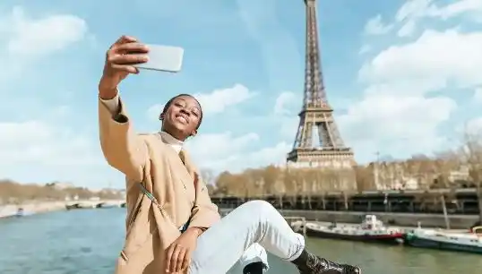 9 things tourists should not do in Paris