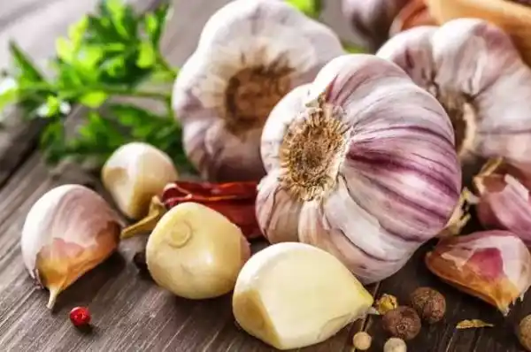 Don’t have garlic at home? Here are 3 substitutes you can use in your dishes