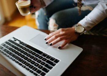 5 legitimate ways people make quick money online