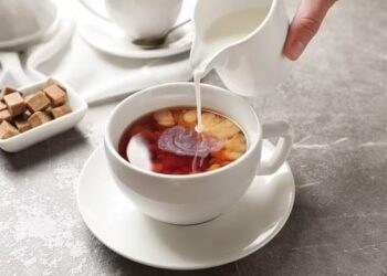 Drinking tea daily may help you live longer, study says