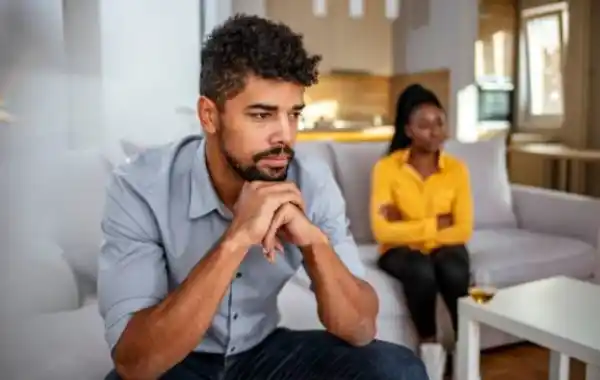 5 signs your work friend is actually your enemy