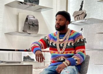 Mzansi drags Floyd Mayweather for not posting SA on his social media account