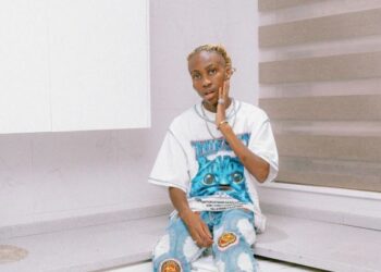 Uncle Vinny falls as he attempts crowd surfing (Video)