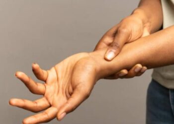 5 reasons mosquitoes bite you more than others