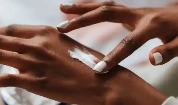 9 steps to take perfect care of your nails in winter