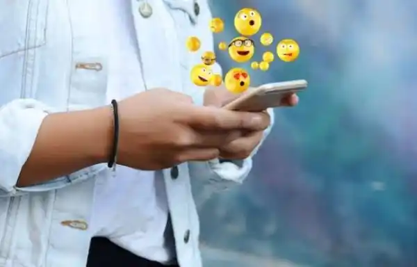 4 dos and don’ts of sending emojis to your crush