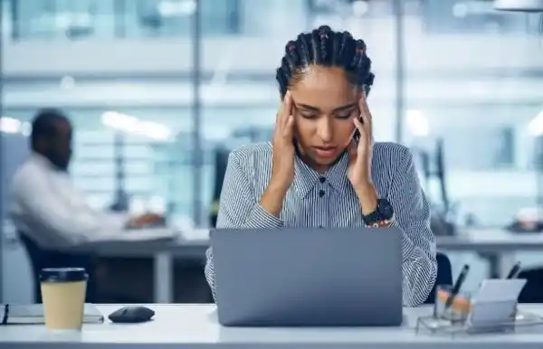 6 ways to spot a toxic work environment in your first week