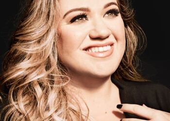 Kelly Clarkson Net Worth; How Rich is the American Pop Song-writer?