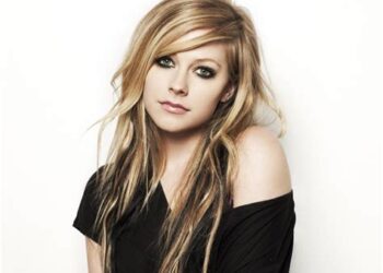 Avril Lavigne Net Worth; How Rich is Avril Lavigne?