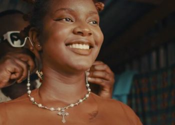 DOWNLOAD Gwamba & Charisma – ZAMUOMBELA mp3